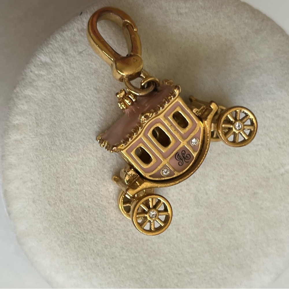 Juicy Couture pink carriage charm - Picture 3 of 4